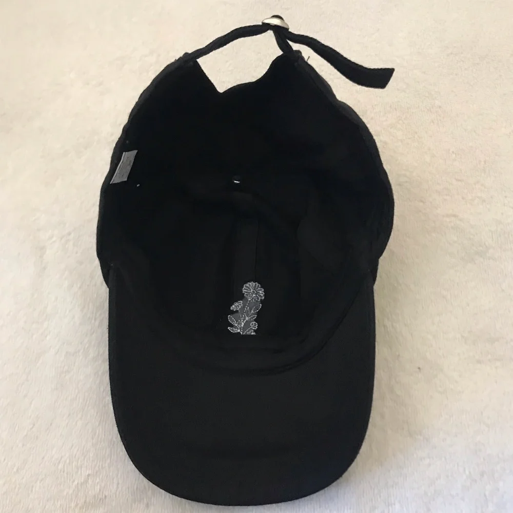 Women's Adjustable Black & White Flower Cap